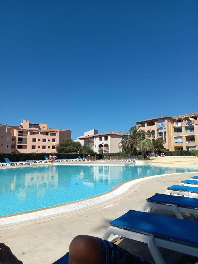 Magnifique Rez De Jardin & Piscine & Bord De Mer Appartement Six-Fours-les-Plages Buitenkant foto